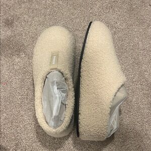 Bombas Cream Sunday Slippers (Brand new, unused)
